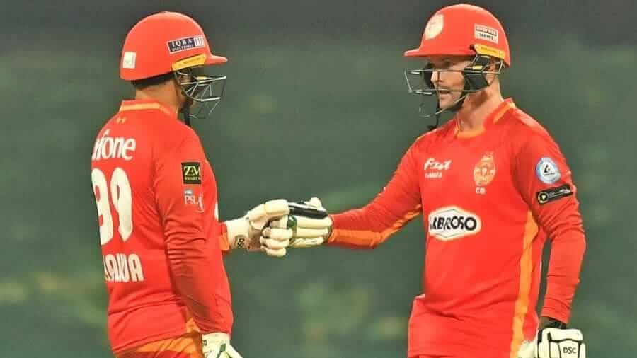Munro and Shadab lead Islamabad to PSL playoffs with epic win over